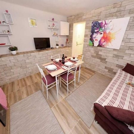 Apartment Ana Zara Esterno foto